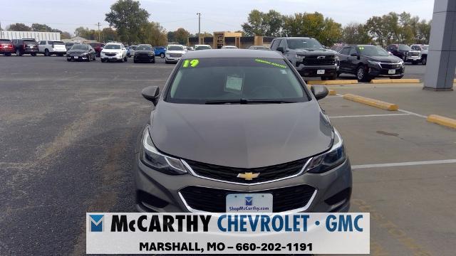 Used 2018 Chevrolet Cruze LT with VIN 1G1BE5SM5J7159279 for sale in Marshall, MO