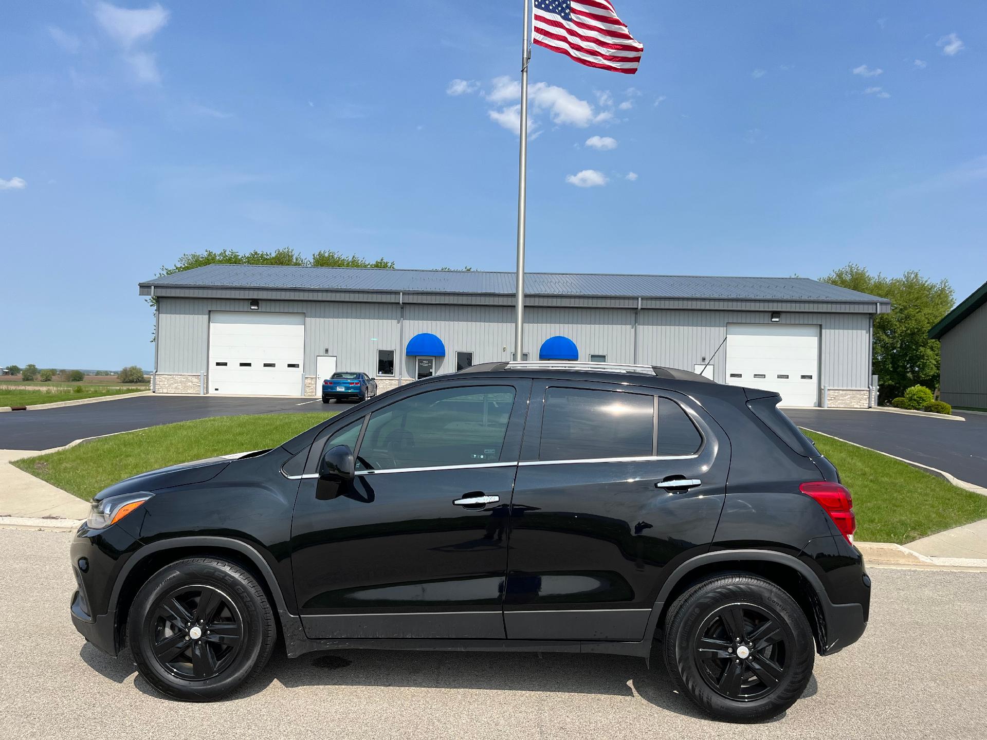 Used 2020 Chevrolet Trax LT with VIN KL7CJLSB9LB041453 for sale in Genoa, IL