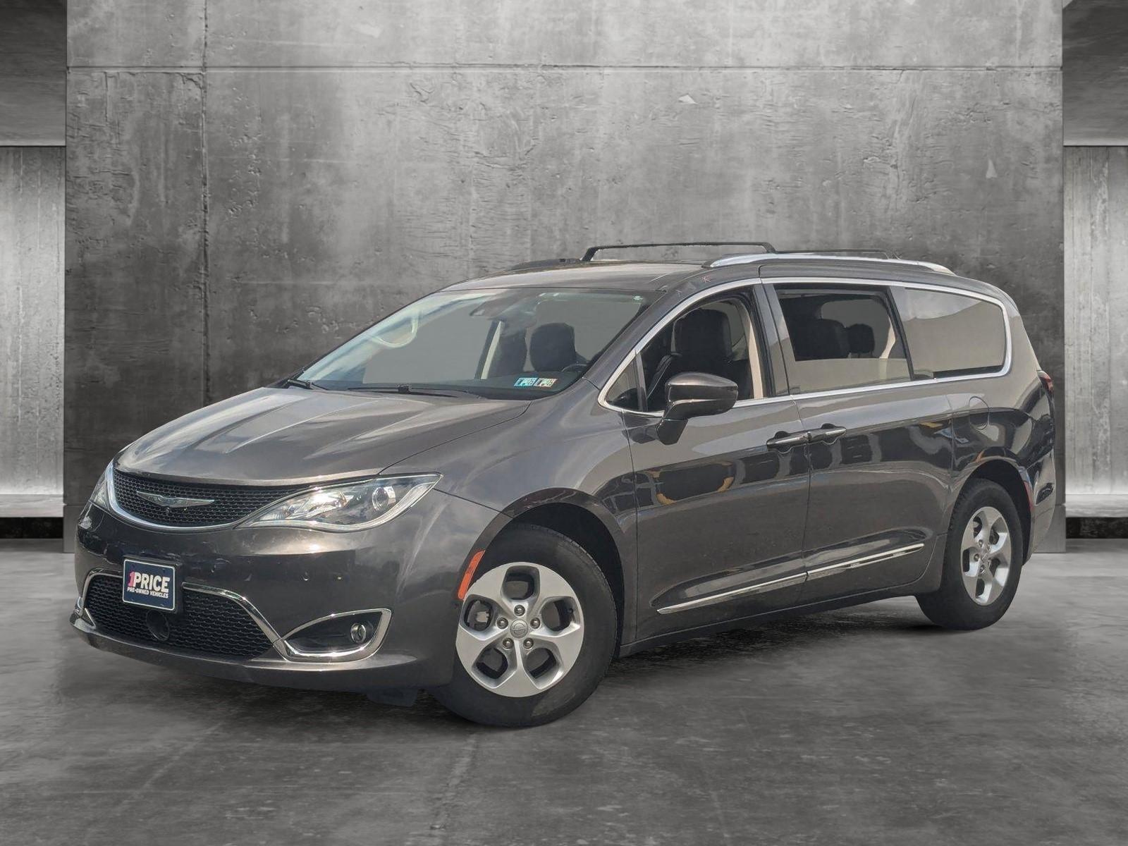 2017 Chrysler Pacifica Vehicle Photo in Towson, MD 21204