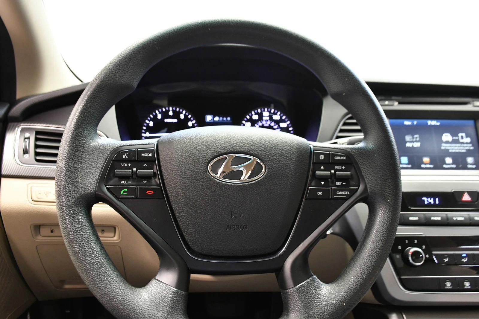 2016 Hyundai SONATA Vehicle Photo in DALLAS, TX 75235