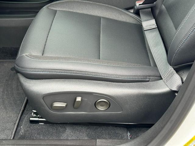 2024 Chevrolet Equinox EV Vehicle Photo in COLUMBIA, MO 65203-3903