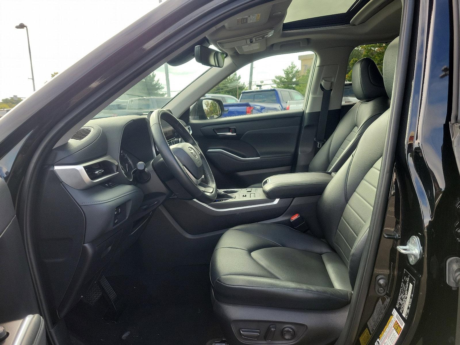 2023 Toyota Highlander Vehicle Photo in Trevose, PA 19053