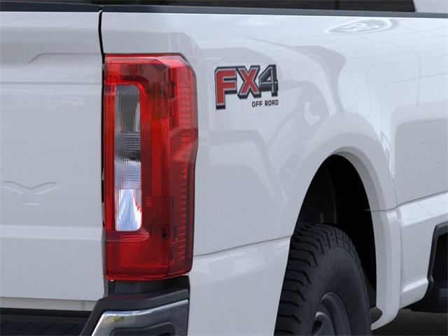 2023 Ford Super Duty F-350 SRW Vehicle Photo in Weatherford, TX 76087-8771