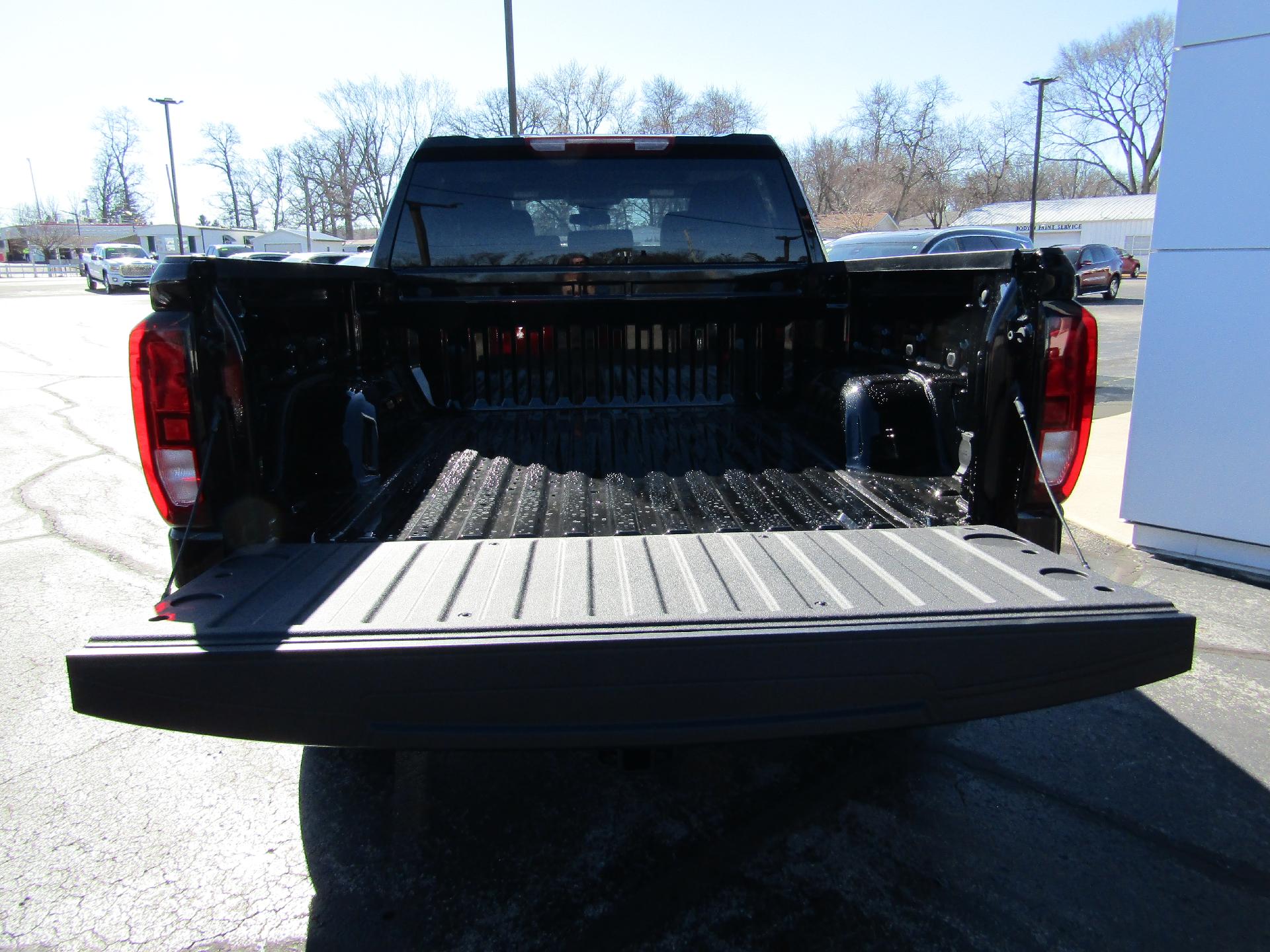 2024 GMC Sierra 1500 Vehicle Photo in GREENVILLE, OH 45331-1026