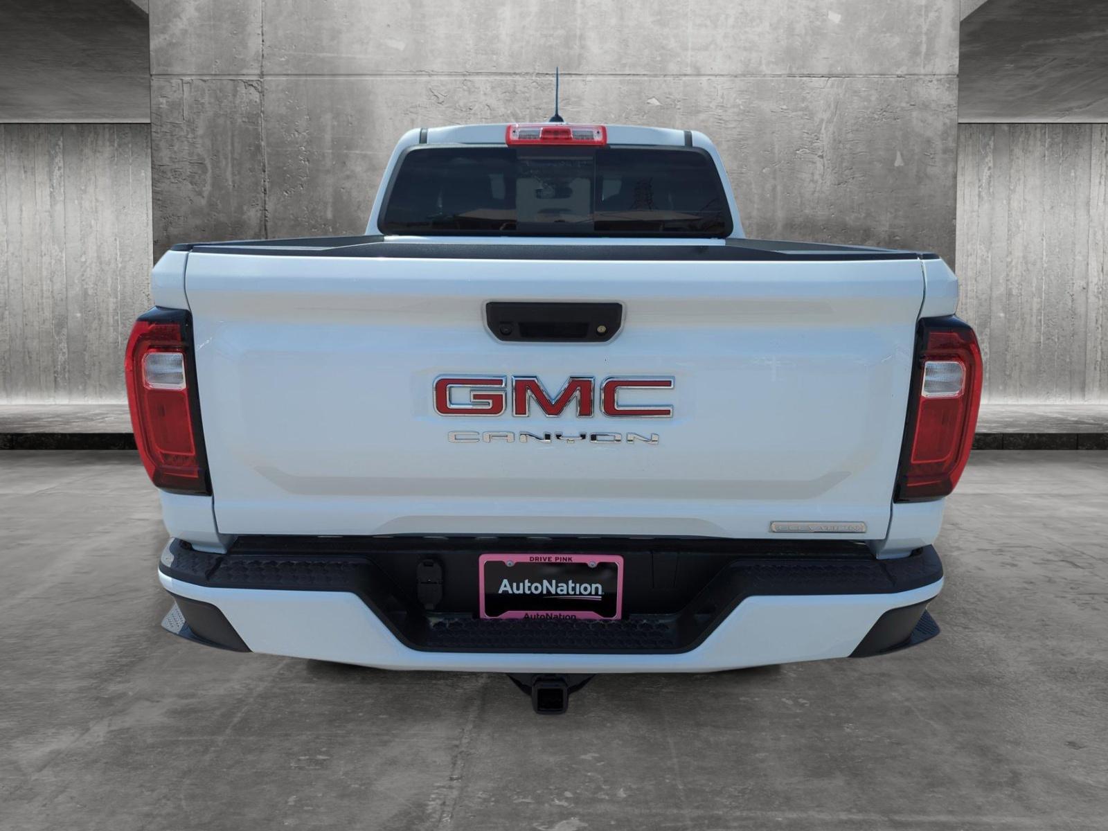 2024 GMC Canyon Vehicle Photo in MEMPHIS, TN 38115-1503