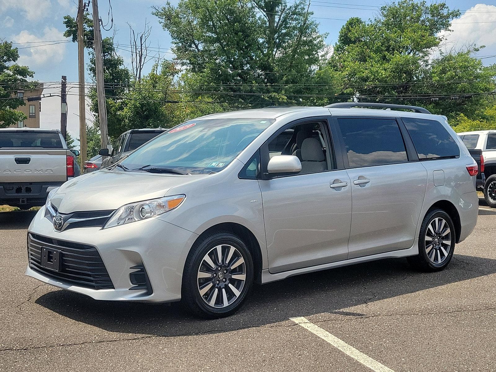 2019 Toyota Sienna Vehicle Photo in Trevose, PA 19053