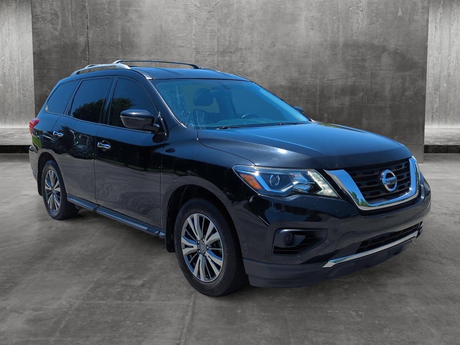 2019 Nissan Pathfinder Vehicle Photo in Memphis, TN 38125