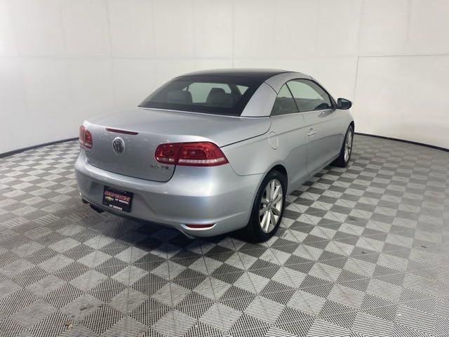 2013 Volkswagen Eos Vehicle Photo in MEDINA, OH 44256-9001