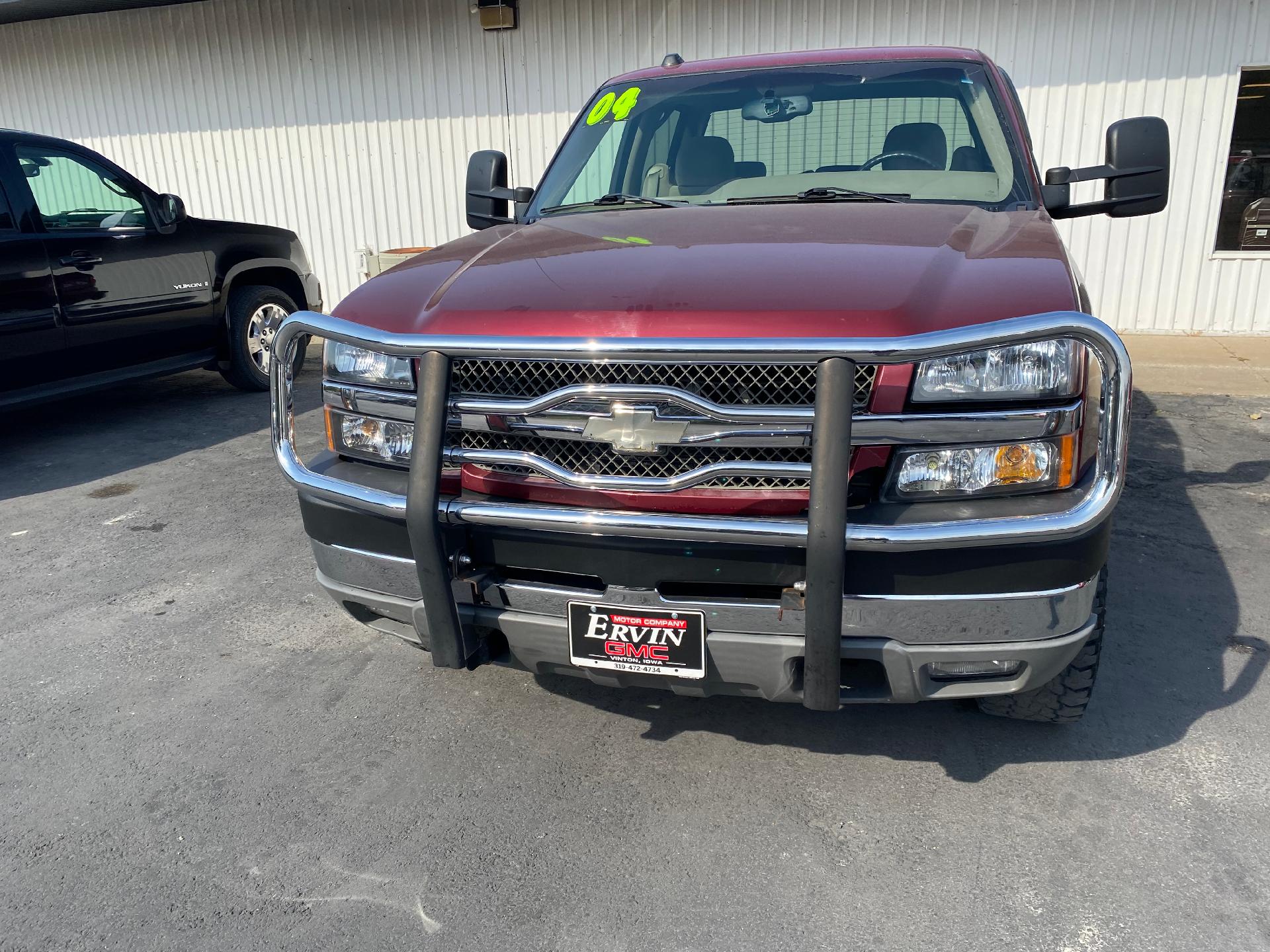 Used 2004 Chevrolet Silverado 2500HD LS with VIN 1GCHK23284F257528 for sale in Vinton, IA