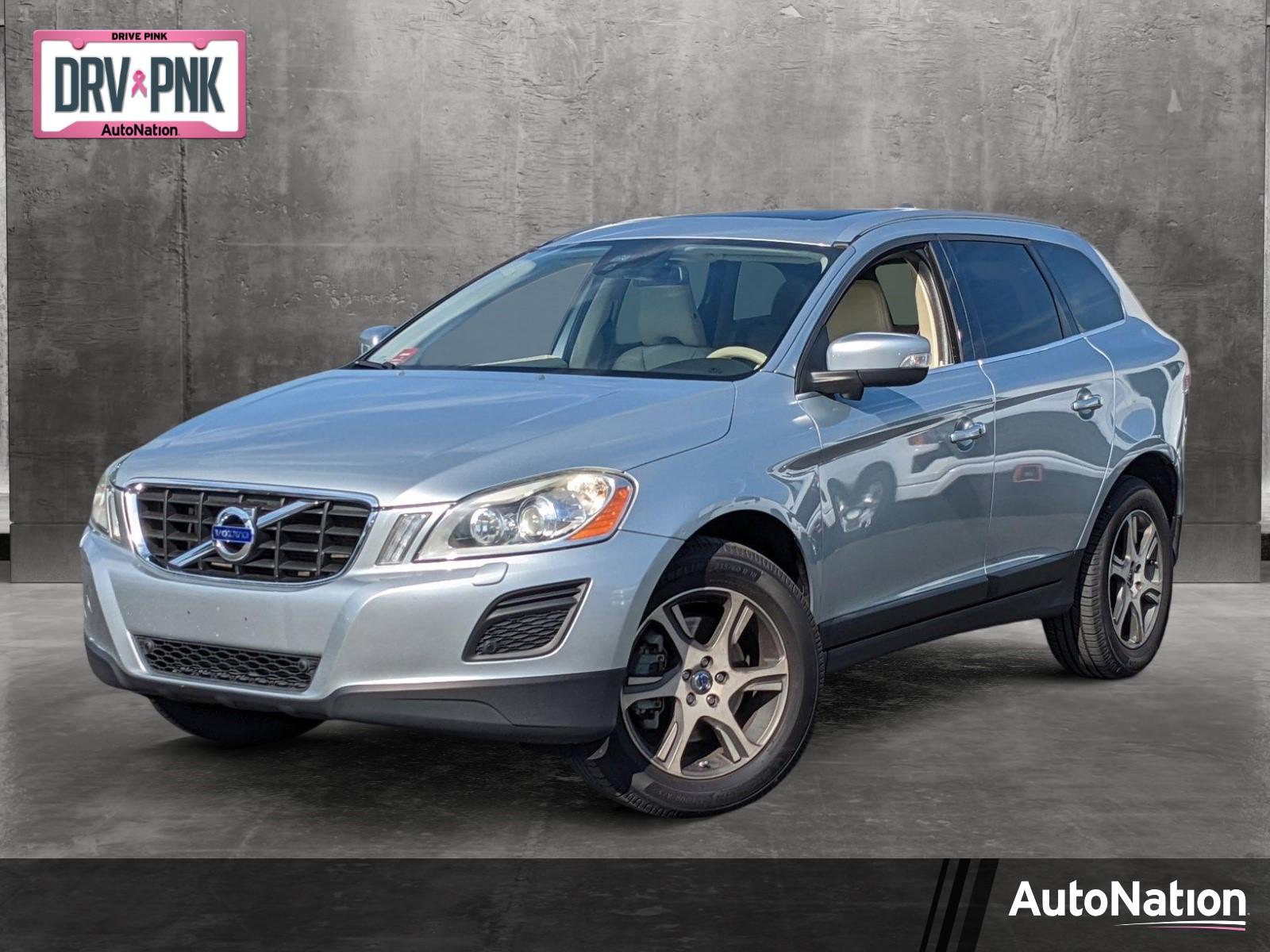 2013 Volvo XC60 Vehicle Photo in VALENCIA, CA 91355-1705