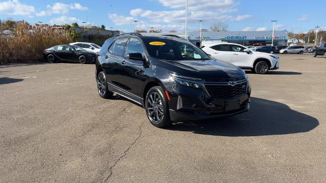 Used 2022 Chevrolet Equinox RS with VIN 2GNAXWEV1N6101044 for sale in East Haven, CT