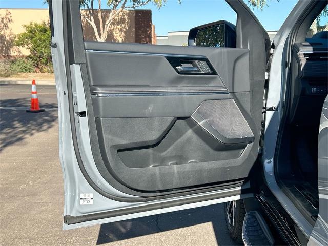 2024 GMC Sierra EV Vehicle Photo in GOODYEAR, AZ 85338-1310