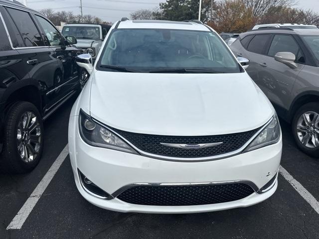 Used 2020 Chrysler Pacifica Limited with VIN 2C4RC1GG5LR147318 for sale in Columbus, OH