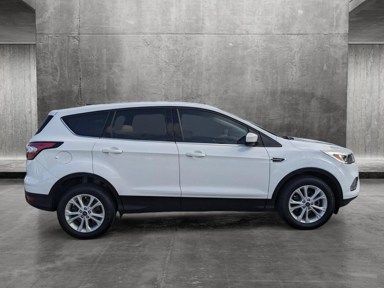 2017 Ford Escape Vehicle Photo in MIAMI, FL 33172-3015