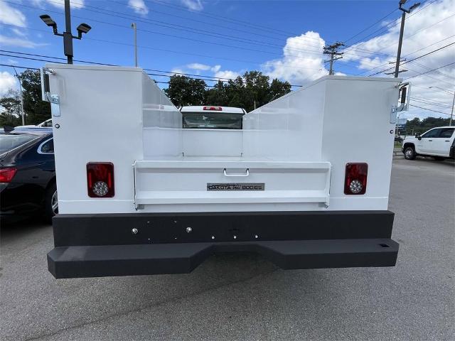 2023 Chevrolet Silverado 3500 HD Chassis Cab Vehicle Photo in ALCOA, TN 37701-3235