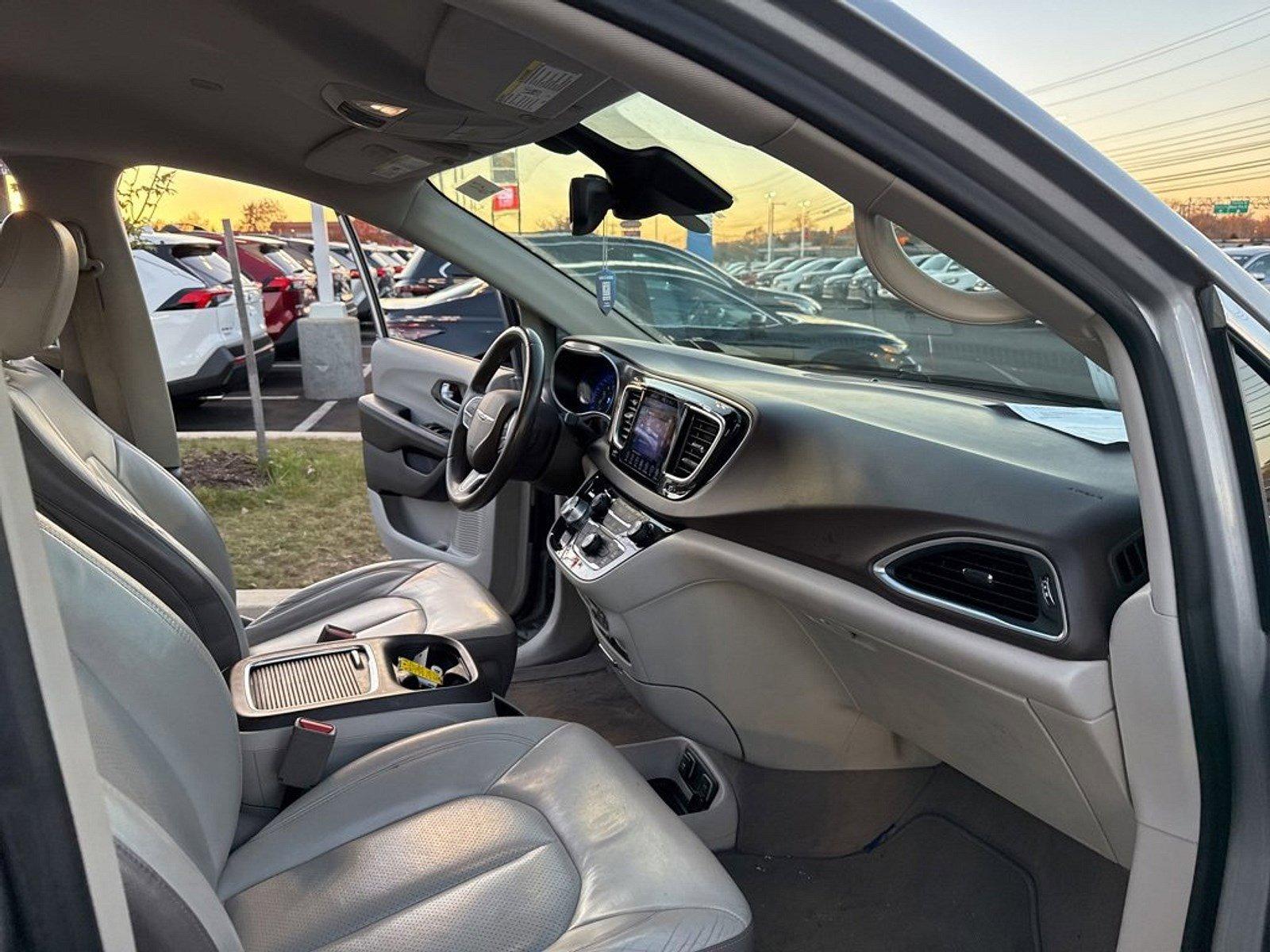 2017 Chrysler Pacifica Vehicle Photo in Harrisburg, PA 17111