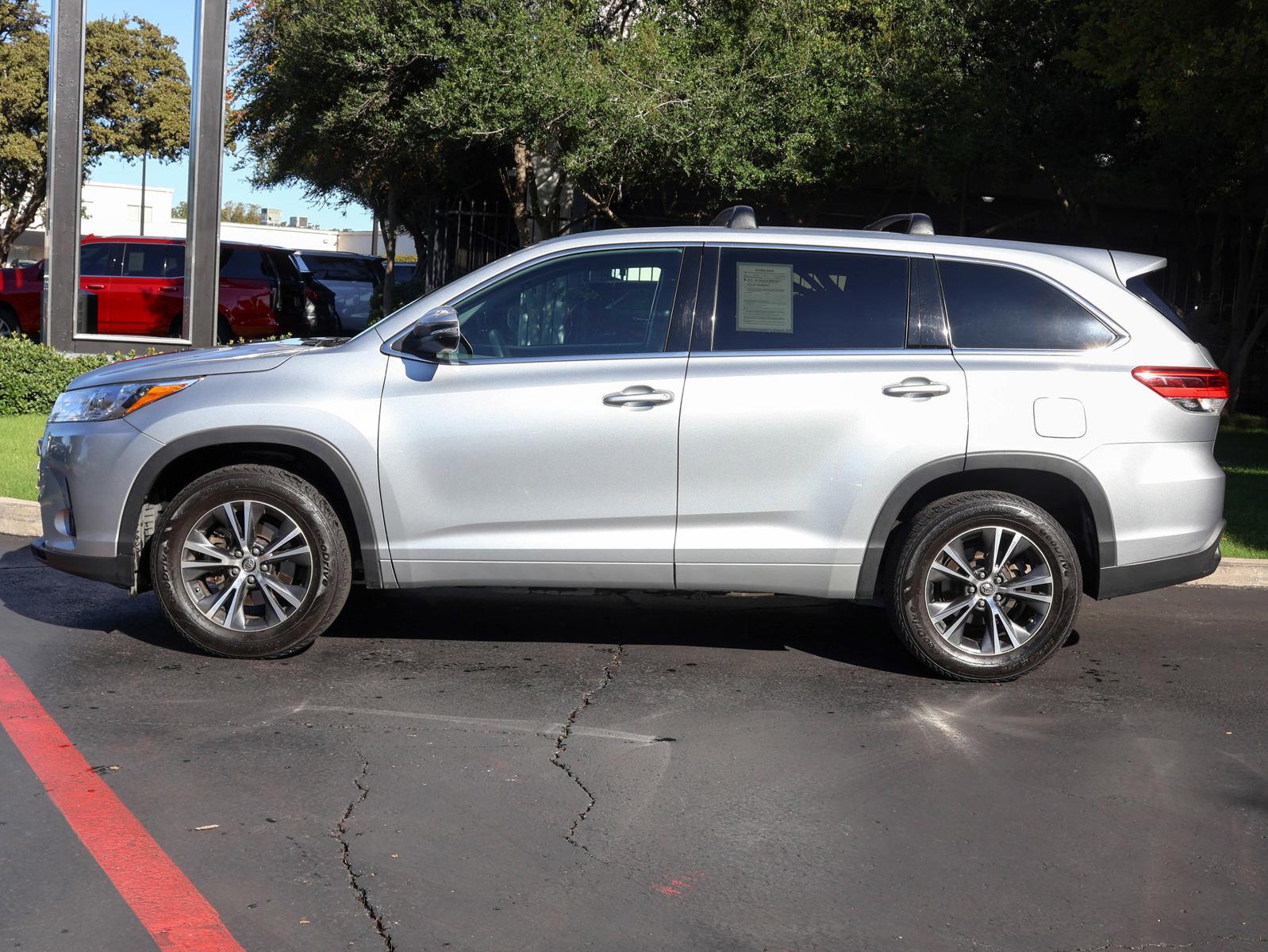 2017 Toyota Highlander Vehicle Photo in DALLAS, TX 75209-3095