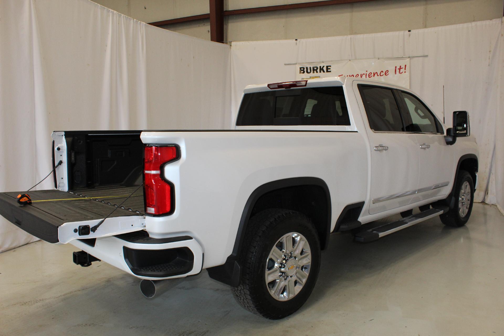 2024 Chevrolet Silverado 2500 HD Vehicle Photo in NORTHAMPTON, MA 01060-1120