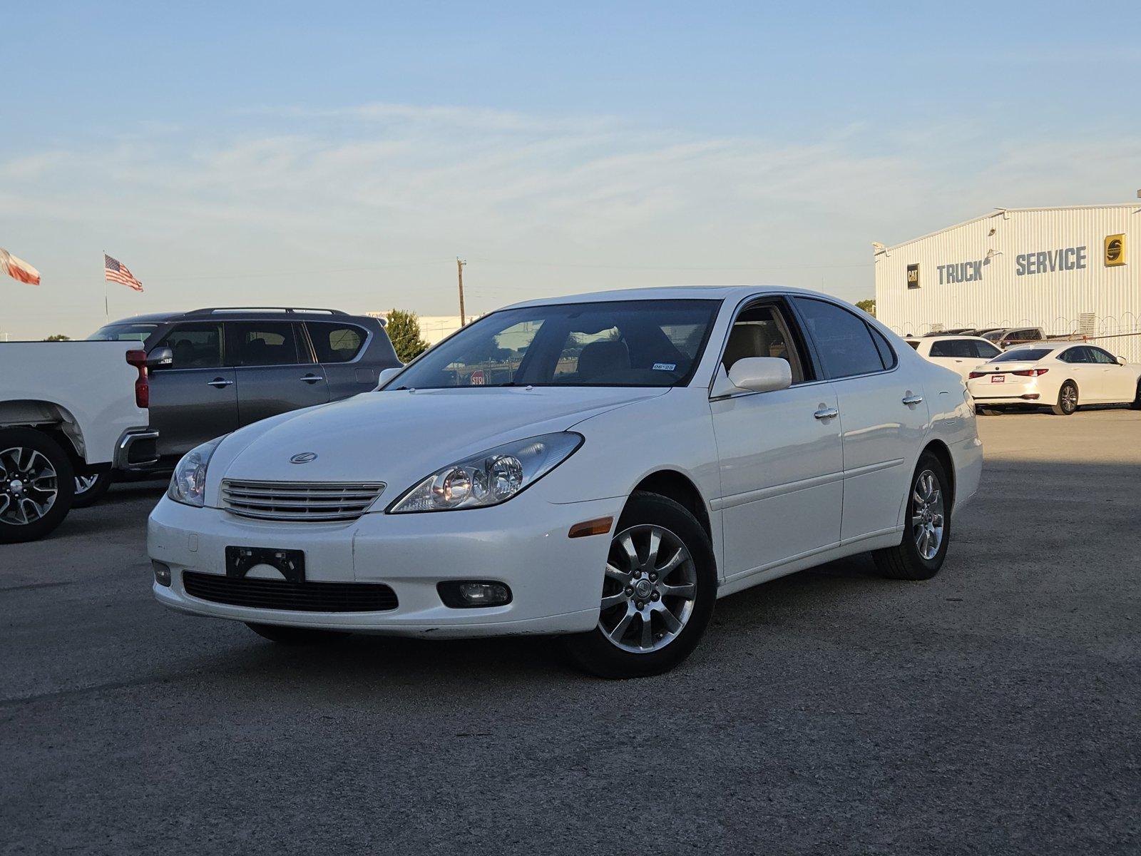 2004 Lexus ES 330 Vehicle Photo in NORTH RICHLAND HILLS, TX 76180-7199