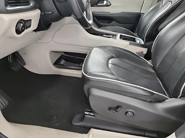 2022 Chrysler Pacifica Vehicle Photo in Green Bay, WI 54304