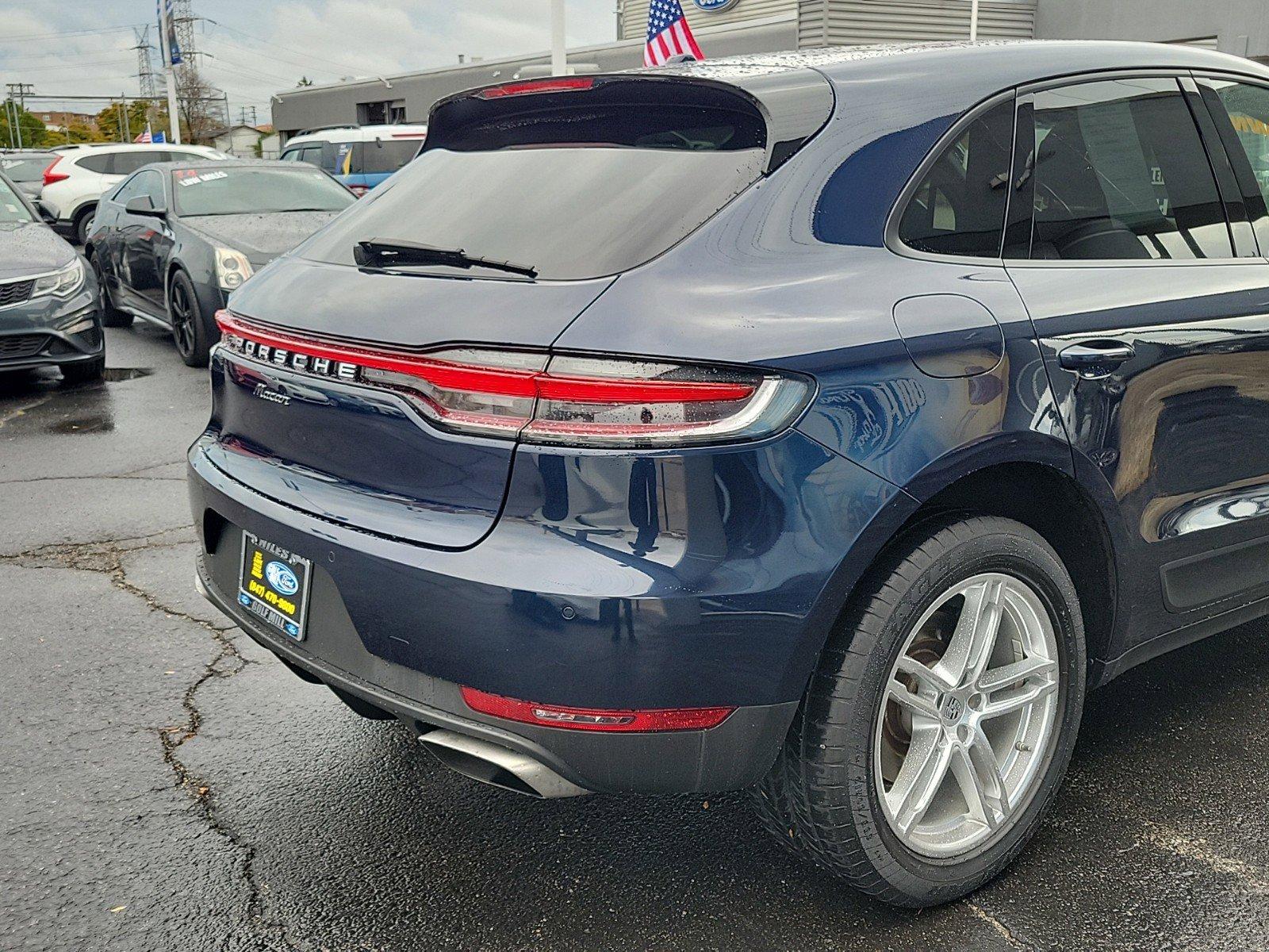 2021 Porsche Macan Vehicle Photo in Saint Charles, IL 60174