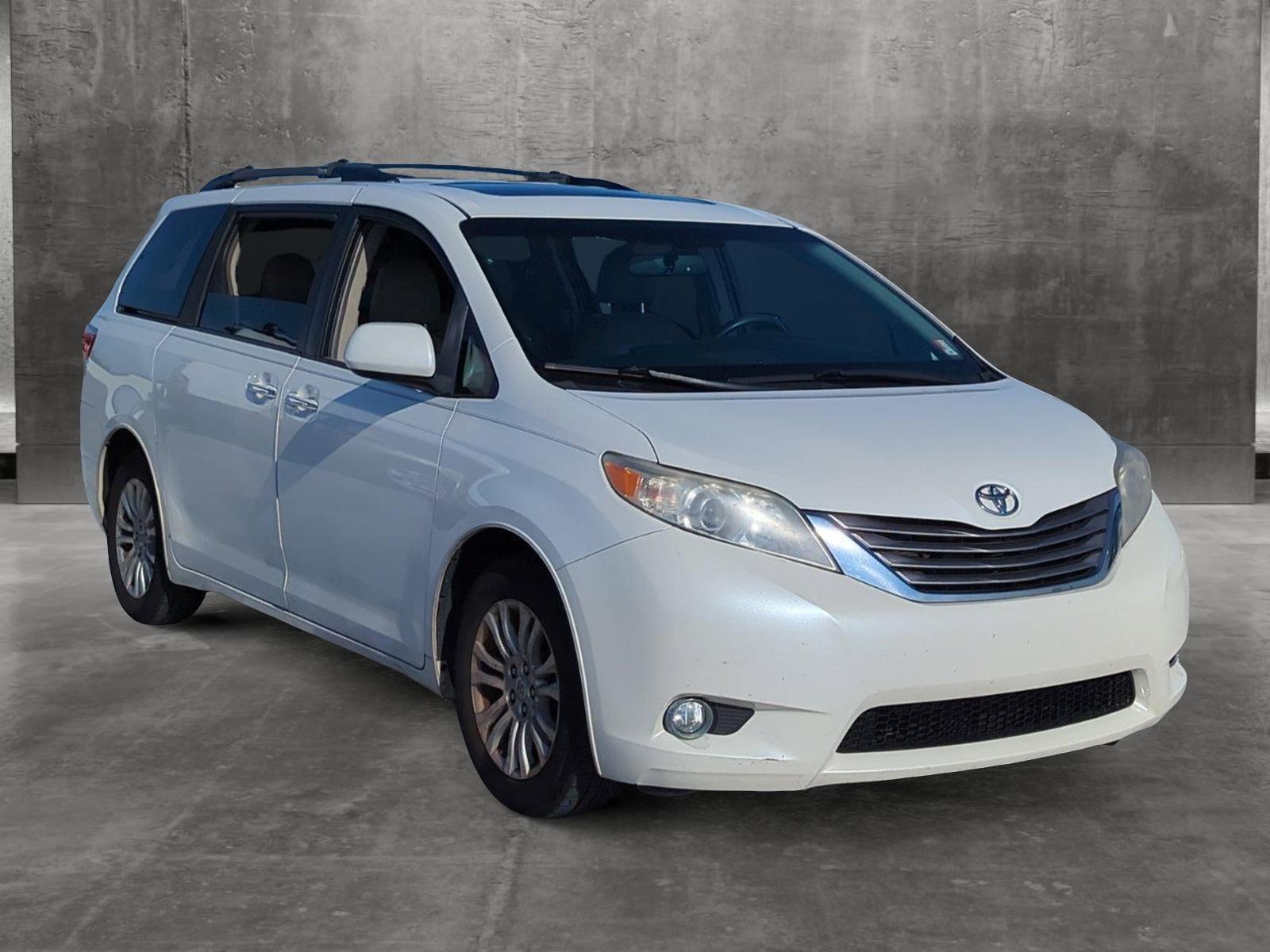 2015 Toyota Sienna Vehicle Photo in Ft. Myers, FL 33907