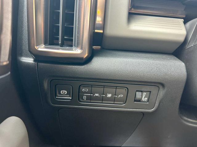 2025 GMC HUMMER EV SUV Vehicle Photo in GLENSHAW, PA 15116-1739