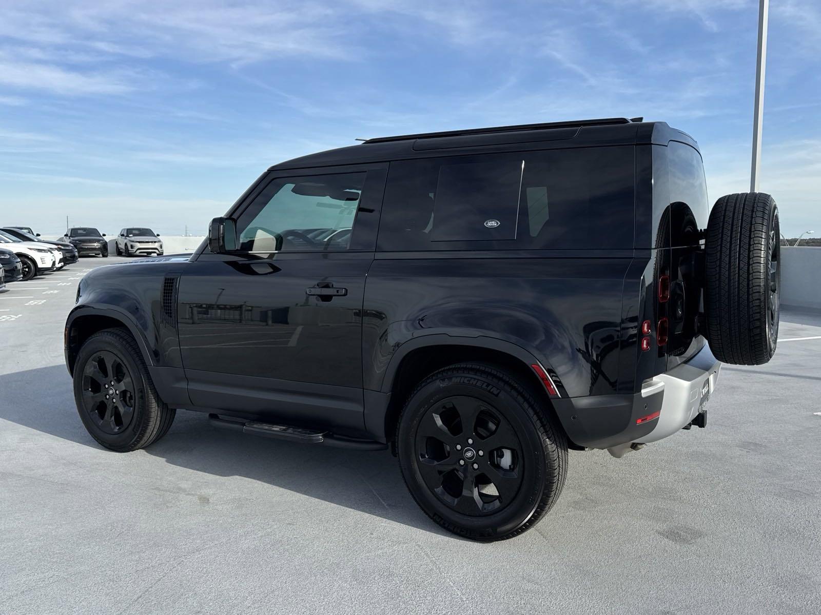 2024 Defender Vehicle Photo in AUSTIN, TX 78717