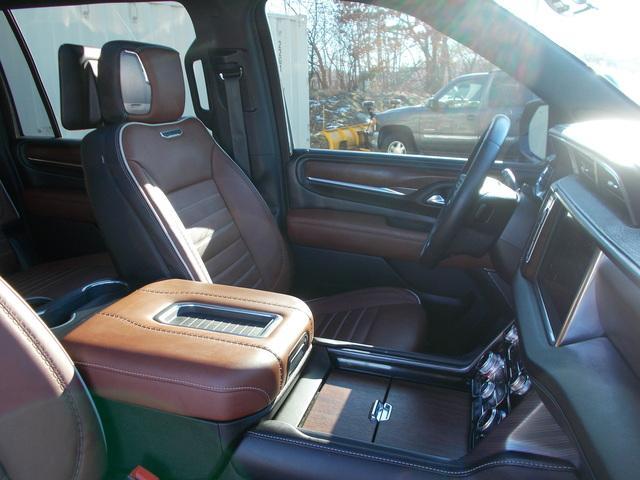 2023 GMC Yukon XL Vehicle Photo in LOWELL, MA 01852-4336