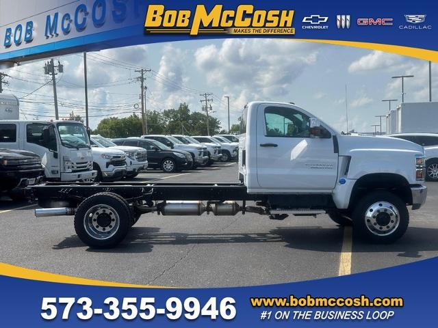 2024 Chevrolet Silverado Chassis Cab Vehicle Photo in COLUMBIA, MO 65203-3903