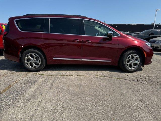 2023 Chrysler Pacifica Vehicle Photo in Plainfield, IL 60586