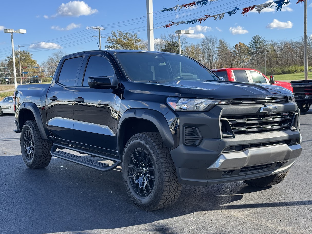 2023 Chevrolet Colorado Vehicle Photo in BOONVILLE, IN 47601-9633