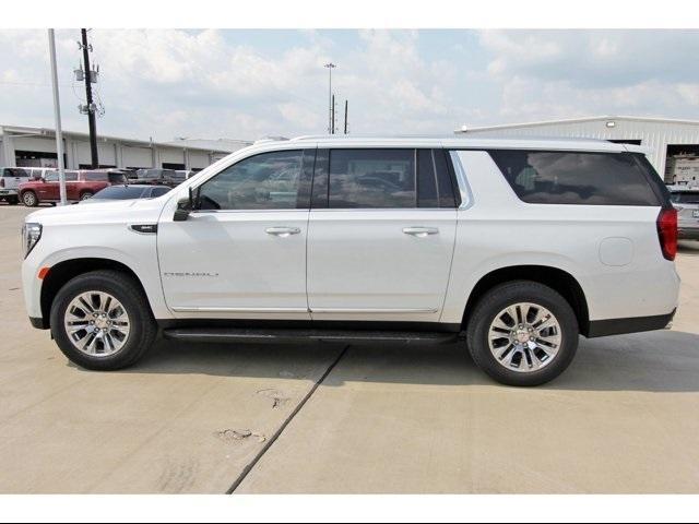 2024 GMC Yukon XL Vehicle Photo in ROSENBERG, TX 77471-5675