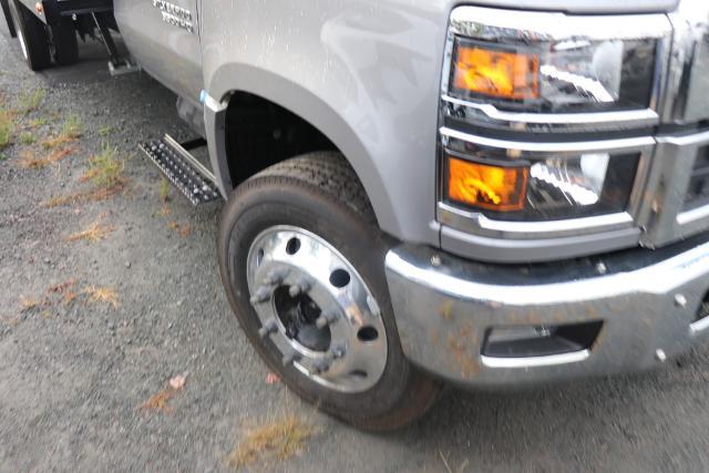 2024 Chevrolet Silverado 6500 HD Vehicle Photo in MONTICELLO, NY 12701-3853