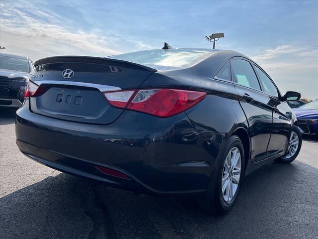 2013 Hyundai SONATA Vehicle Photo in O'Fallon, IL 62269