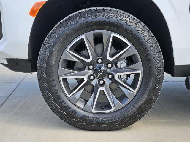 2024 Chevrolet Suburban Vehicle Photo in TERRELL, TX 75160-3007