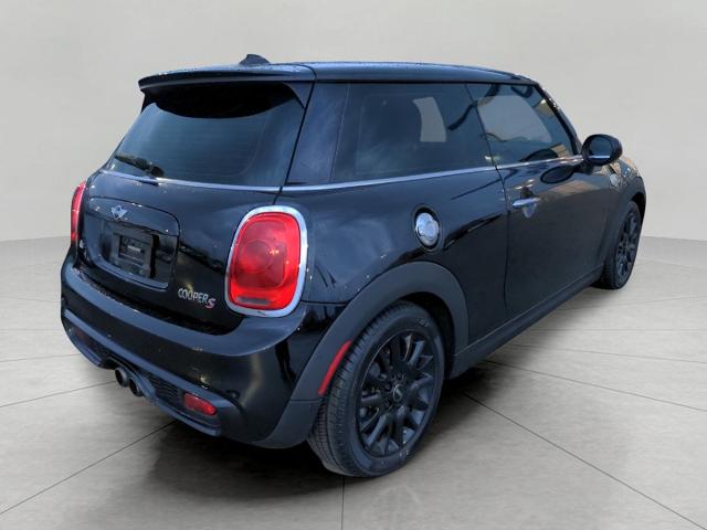 2015 MINI Cooper S Hardtop Vehicle Photo in Green Bay, WI 54304