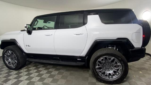 2025 GMC HUMMER EV SUV Vehicle Photo in ALLIANCE, OH 44601-4622