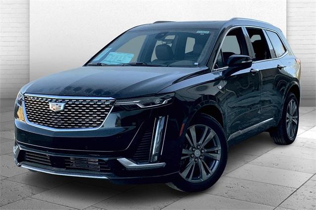 2025 Cadillac XT6 Vehicle Photo in KANSAS CITY, MO 64114-4545