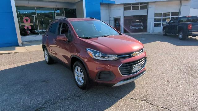 Used 2022 Chevrolet Trax LT with VIN KL7CJPSM0NB505192 for sale in Norwich, CT