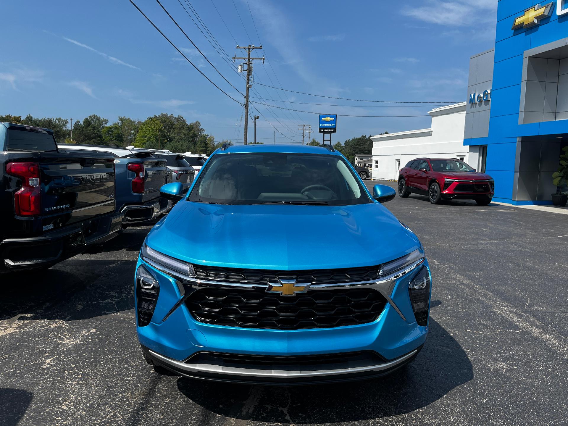 2025 Chevrolet Trax Vehicle Photo in CLARE, MI 48617-9414