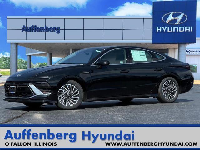 2024 Hyundai SONATA Hybrid Vehicle Photo in O'Fallon, IL 62269