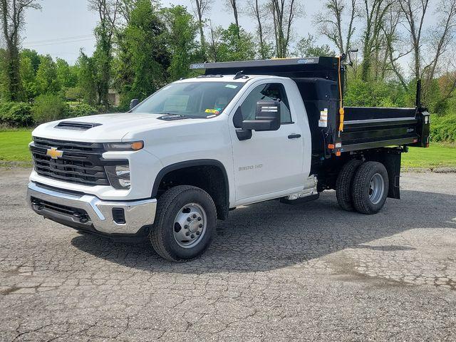 2024 Chevrolet Silverado 3500 HD Chassis Cab Vehicle Photo in PAWLING, NY 12564-3219