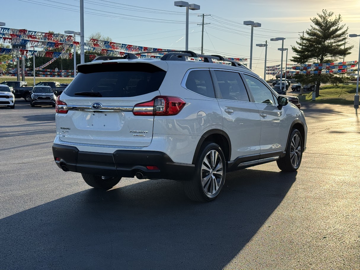 2022 Subaru Ascent Vehicle Photo in BOONVILLE, IN 47601-9633