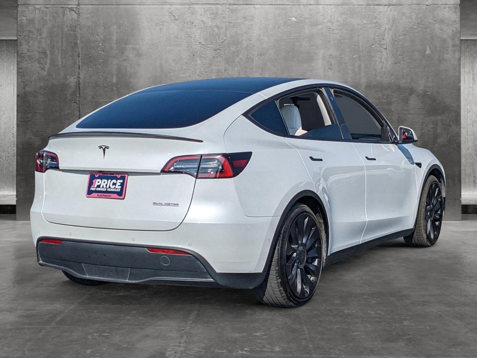 2022 Tesla Model Y Vehicle Photo in VALENCIA, CA 91355-1705