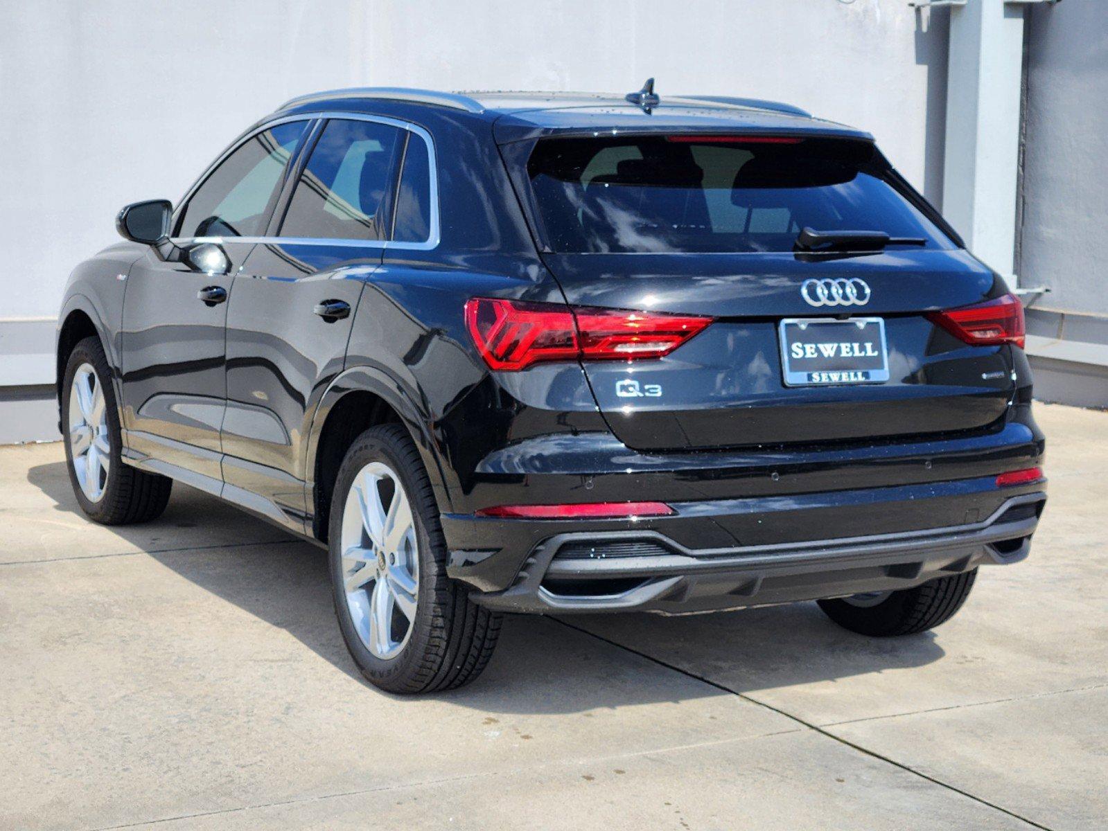 2024 Audi Q3 Vehicle Photo in SUGAR LAND, TX 77478