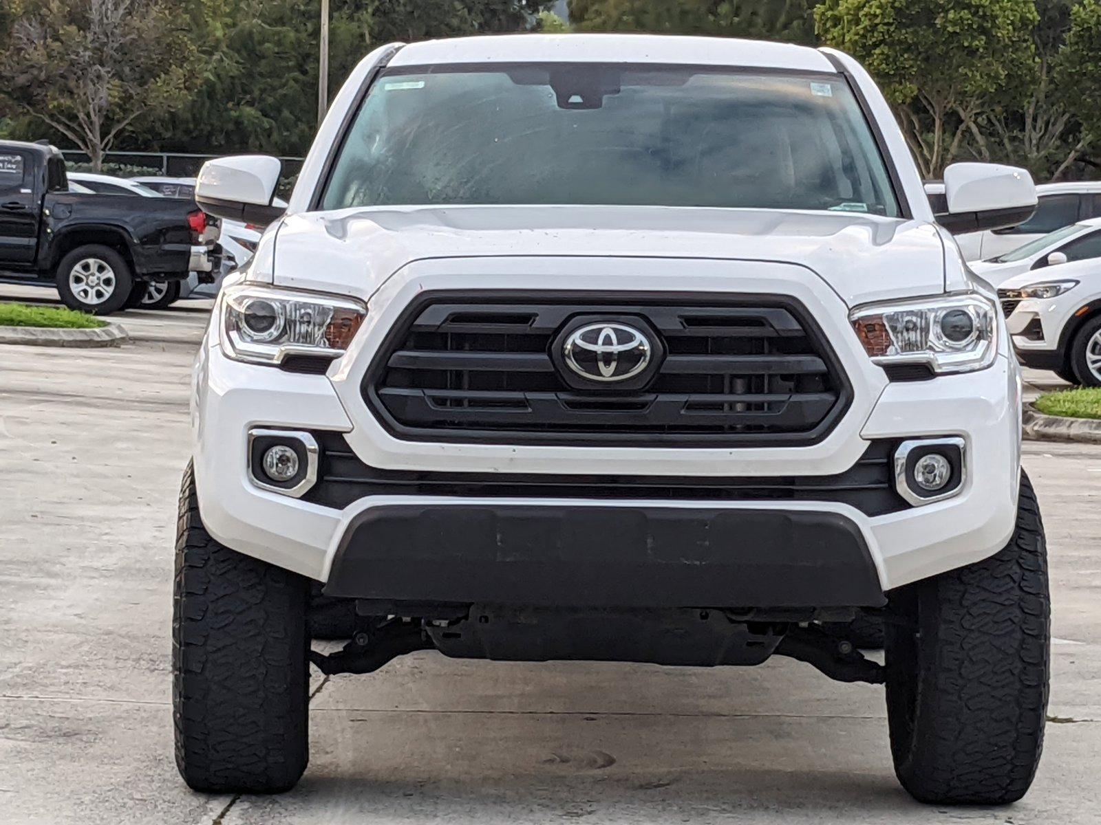 2019 Toyota Tacoma 2WD Vehicle Photo in Davie, FL 33331