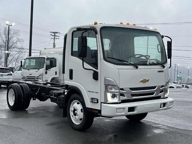 2024 Chevrolet 4500 HG LCF Gas Vehicle Photo in ALCOA, TN 37701-3235