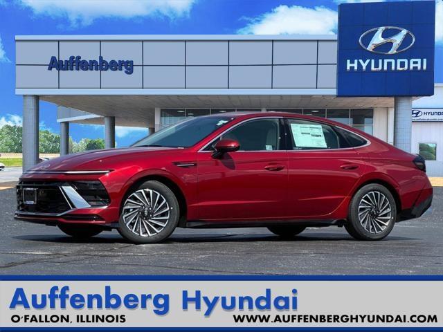 2024 Hyundai SONATA Hybrid Vehicle Photo in O'Fallon, IL 62269