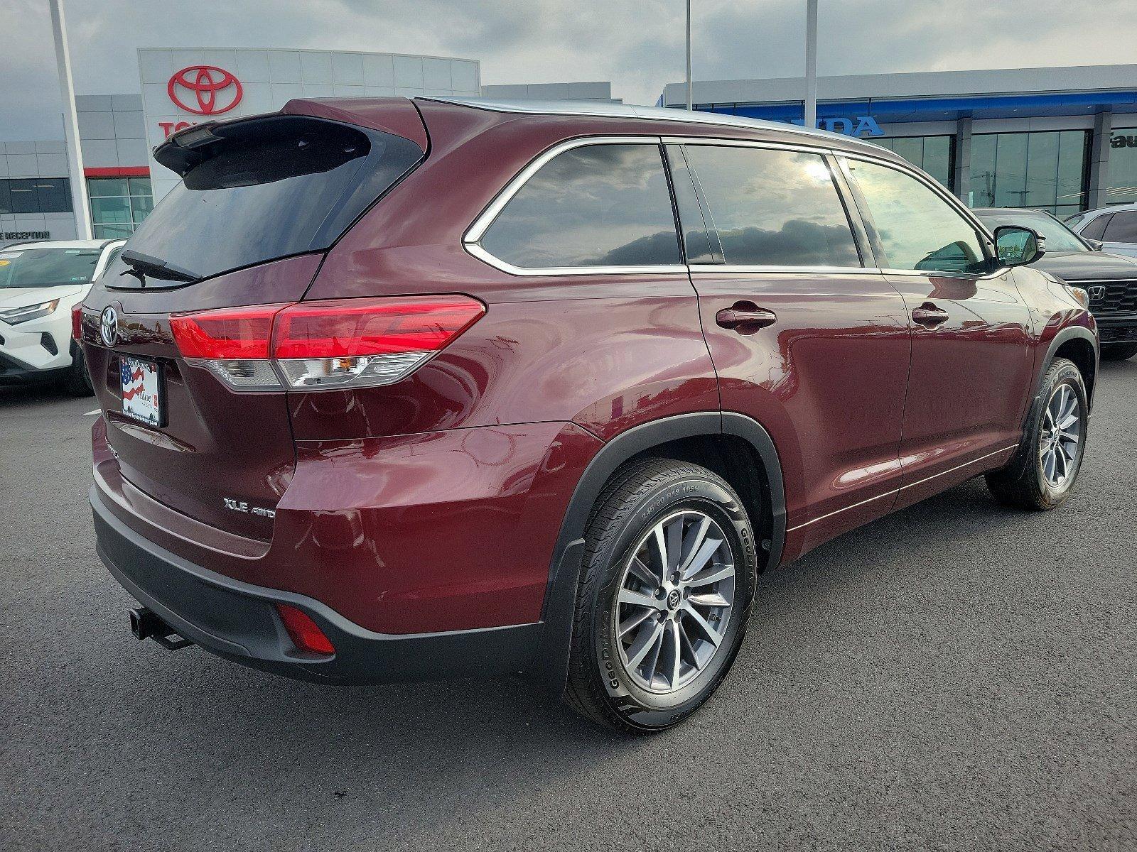 2018 Toyota Highlander Vehicle Photo in Harrisburg, PA 17111